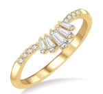 Load image into Gallery viewer, 1/4 Ctw Chevron Baguette Crown and Round Cut Diamond Fashion Ring in 14K Yellow Gold