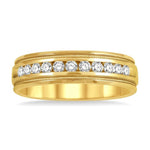 Load image into Gallery viewer, 1/2 Ctw Parallel Milgrain & Niched Center Round Cut Diamond Men's Wedding Band in 14K Yellow Gold
