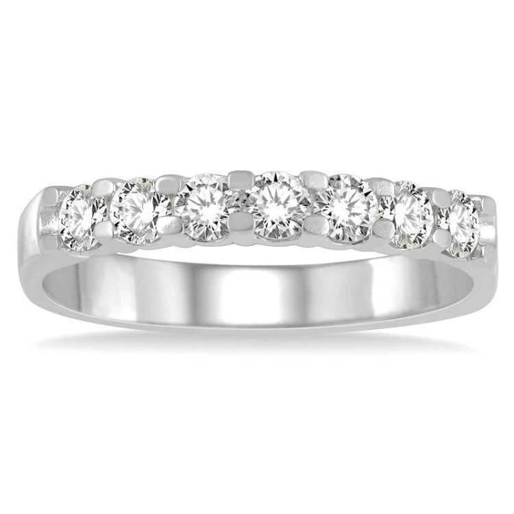 1/2 Ctw 7 Stone Round Cut Diamond Wedding Band in Platinum