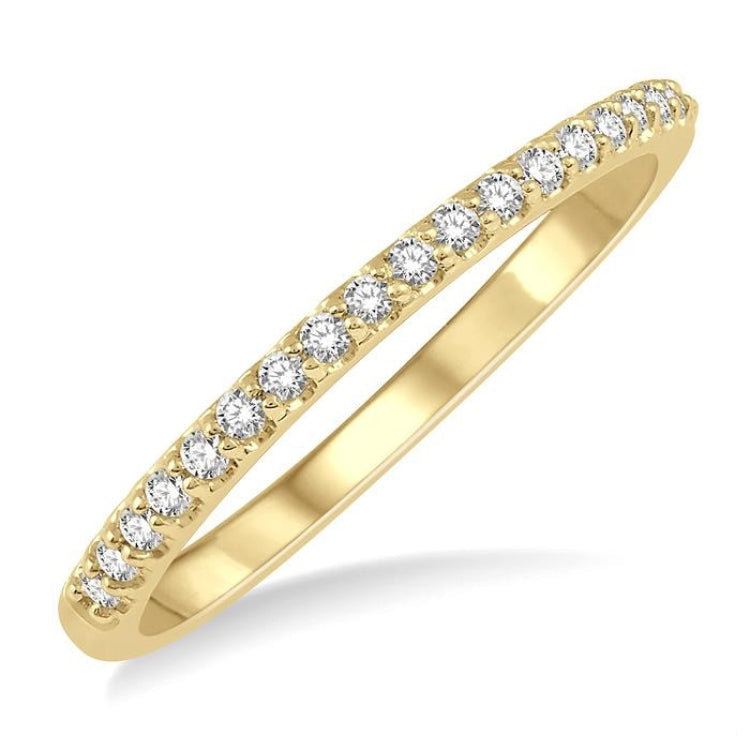 1/6 Ctw Round Cut Diamond Wedding Band in 14K Yellow Gold