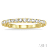1/4 Ctw Lattice Round Cut Diamond Wedding Band in 14K Yellow Gold