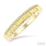 1/10 Ctw Ribbed Round Cut Diamond Pirouette Fashion Band in 10K Yellow Gold