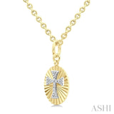 1/10 Ctw Templar Cross Round Cut Diamond Pirouette Fluted Oval Medallion Pendant With Chain in Yellow Gold Vermeil