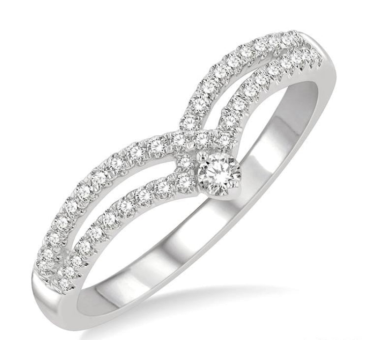 1/4 Ctw Interlocked Twin Chevron Round Cut Diamond Fashion Ring in 14K White Gold