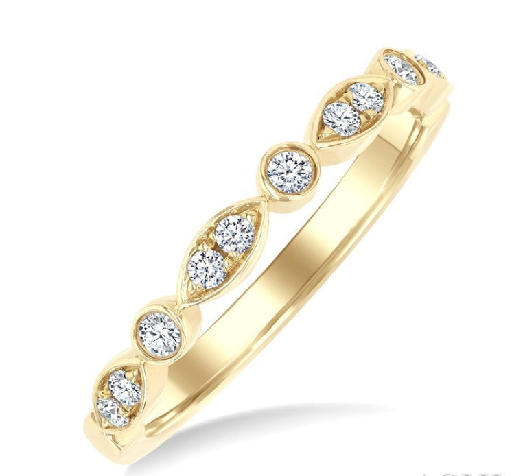 1/5 Ctw Marquise and Circular Shaped Motif Round Cut Diamond Wedding Band in 14K Yellow Gold