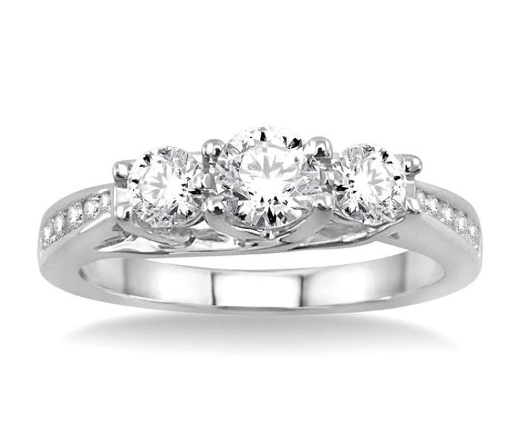 1/2 Ctw Diamond Engagement Ring with 1/4 Ct Round Cut Center Stone in 14K White Gold