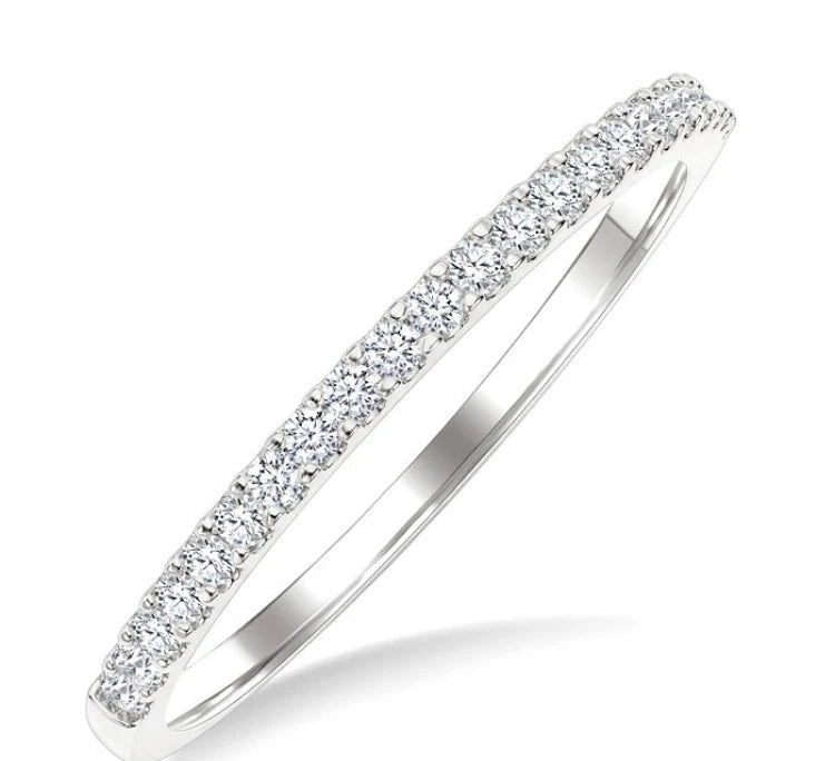 1/5 Ctw Round Cut Diamond Wedding Band in 14K White Gold