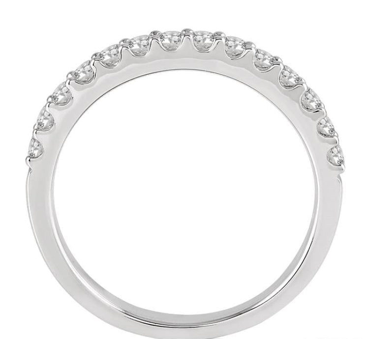 1/2 Ctw Round Cut Diamond Wedding Band in 14K White Gold