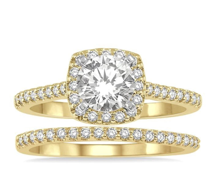 1/2 Ctw Diamond Wedding Set With 3/8 Ctw Round Cut Engagement Ring and 1/10 Ctw Wedding Band in 14K Yellow and White gold