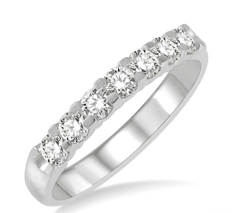 1/2 Ctw 7 Stone Round Cut Diamond Wedding Band in 14K White Gold