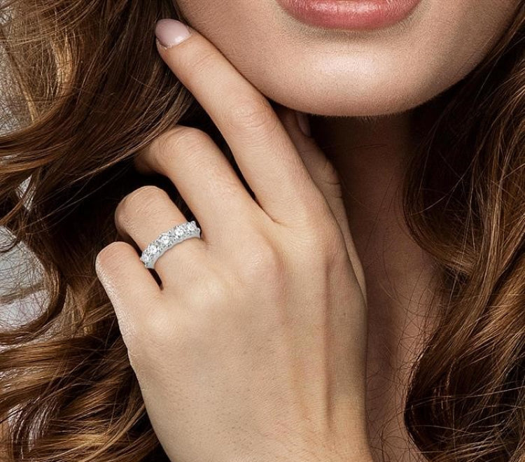 2 1/2 Ctw 5 Stone Round Cut Diamond Wedding Band in 14K White Gold