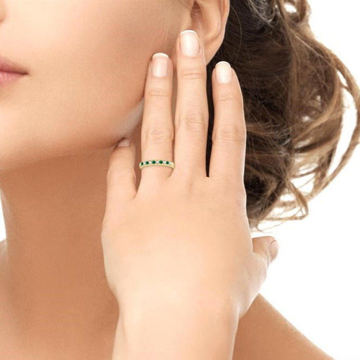 2 MM Emerald and 1/5 Ctw Round Cut Diamond Precious Wedding Band in 14K Yellow Gold