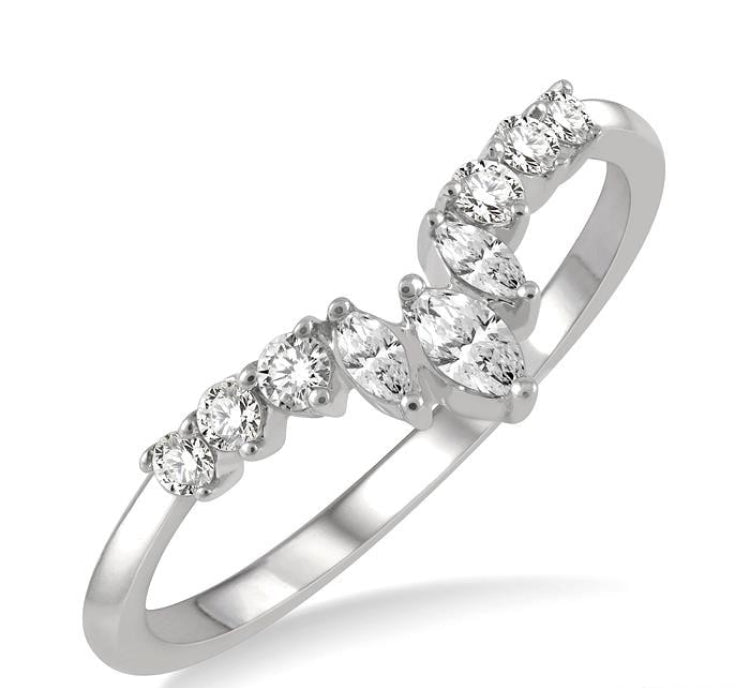1/3 Ctw Chevron Marquise and Round Cut Diamond Fashion Ring in 14K White Gold