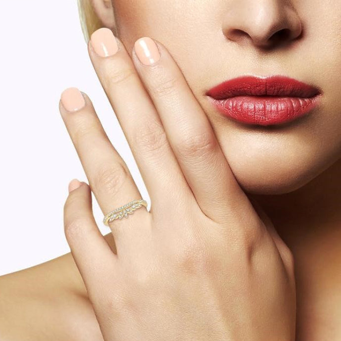 1/3 Ctw Alternating Marquise and Circular Mount Round Cut Diamond Curved Wedding Band in 14K Yellow Gold
