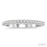 1/4 Ctw Round Cut Diamond Wedding Band in 14K White Gold