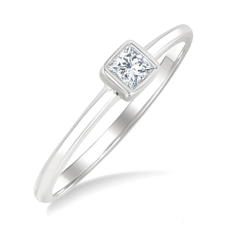 1/6 Ctw Petite Bezel Set Round Cut Diamond Fashion Ring in 10K White Gold