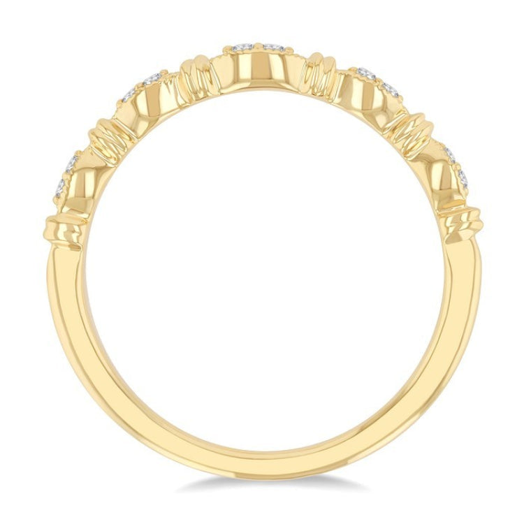 1/20 Ctw Marquise Link Round Cut Diamond Wedding Band in 14K Yellow Gold