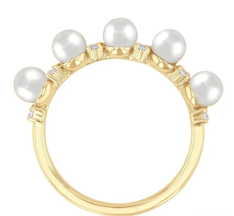 4 MM Round Shape Cultured Pearl and 1/6 Ctw Round Cut Diamond Semi-Precious Fashion Ring in 10K Yellow Gold
