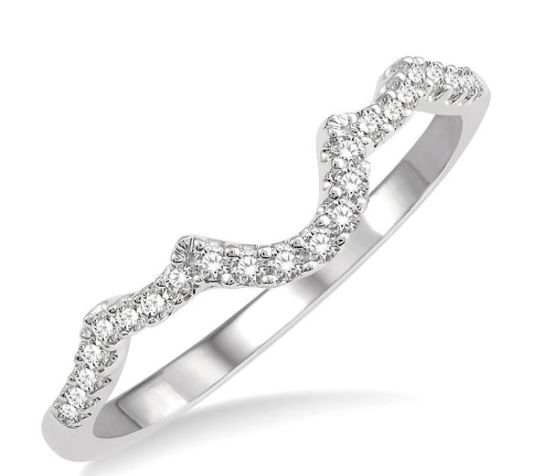 1/6 Ctw Curved Round Cut Diamond Wedding Band in 14K White Gold