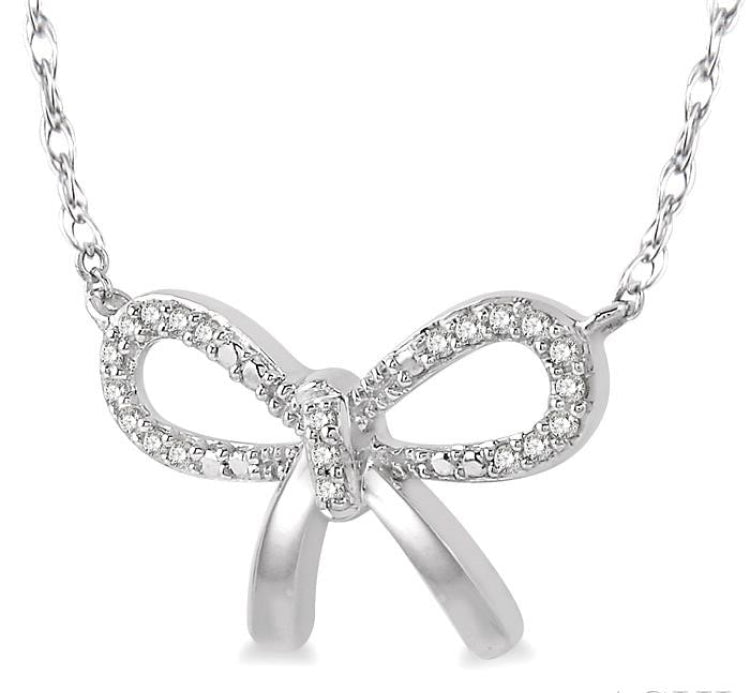 1/20 Ctw Bow Tie Round Cut Diamond Necklace in 10K White Gold