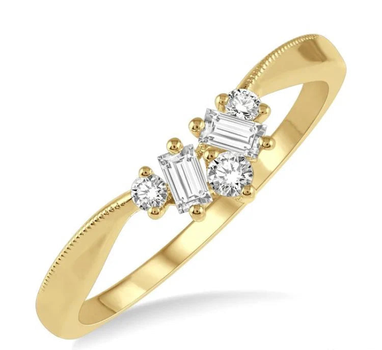 1/5 Ctw Chevron Baguette and Round Cut Diamond Band in 14K Yellow Gold