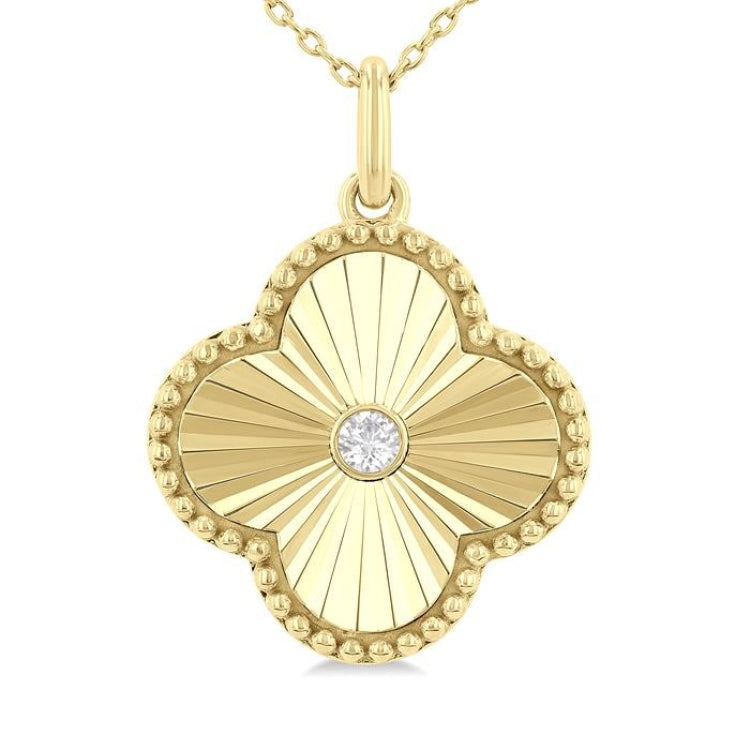 1/20 Ctw Clover Fluted Medallion Round Cut Diamond Pendant With Chain in 10K Yellow Gold